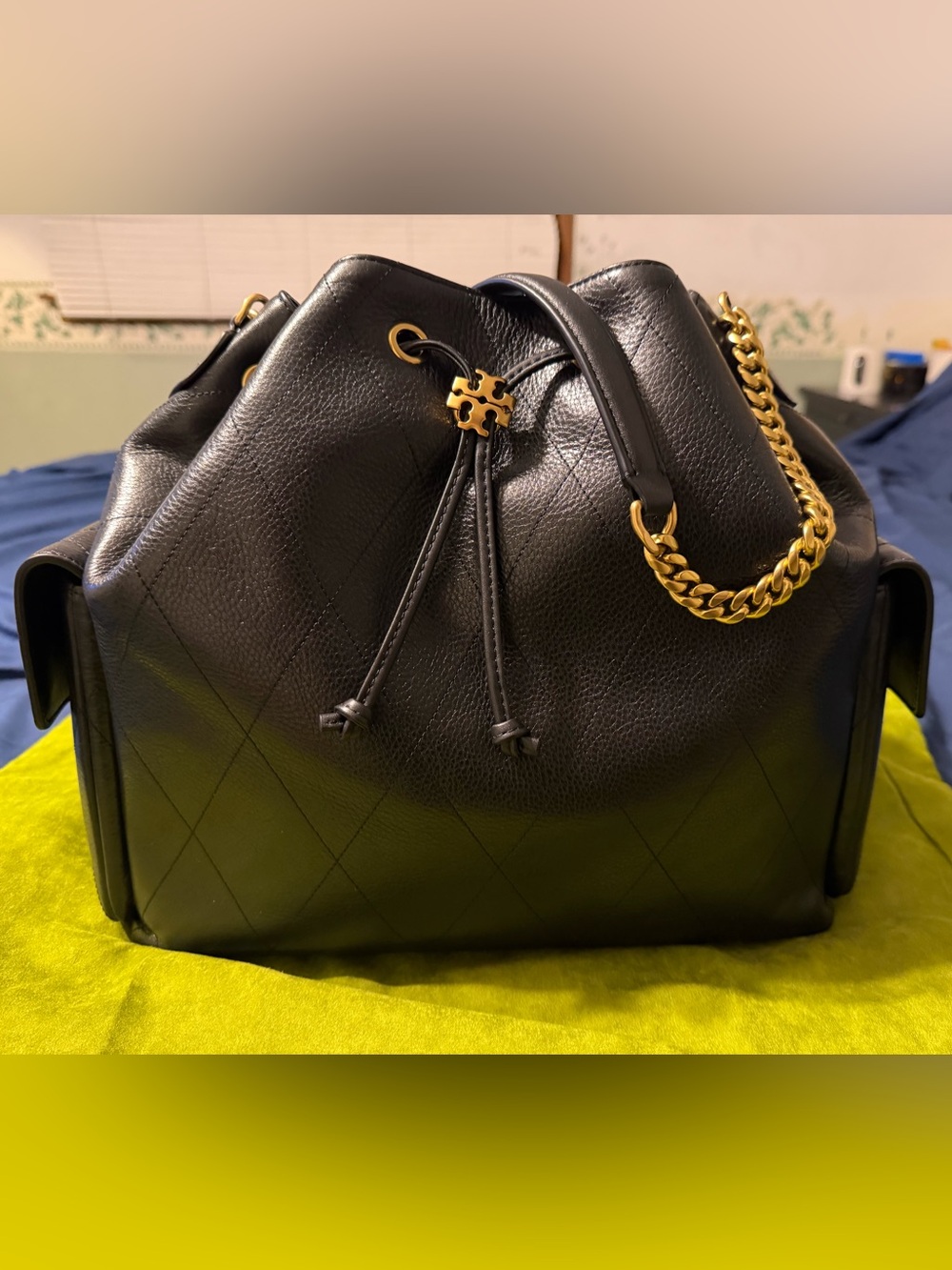 LARGE CHARLIE QUILTED DRAWSTRING SHOULDER BAG
